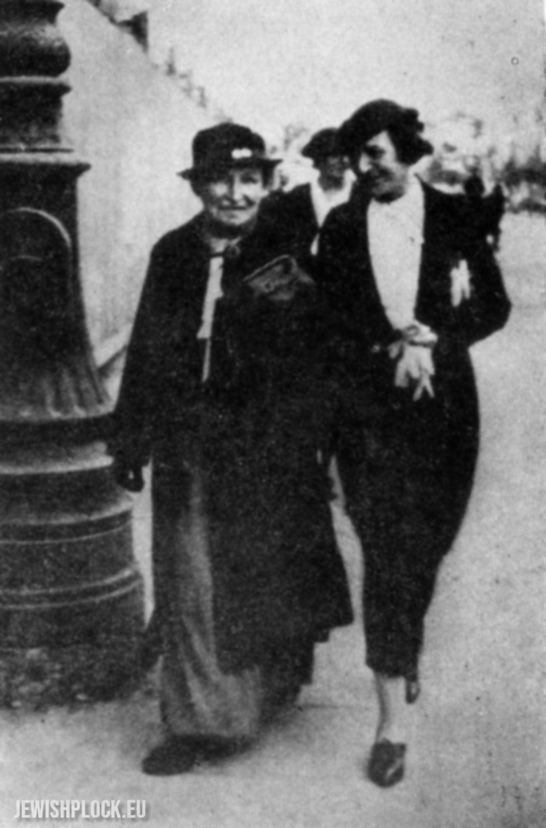 Paulina Altberg with her daughter Emma (source: "Plotzk (Płock). A History of an Ancient Jewish Community in Poland", ed. by Eliyahu Eisenberg) 